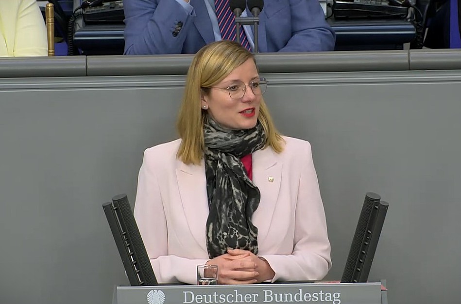 Isabel Mackensen-Geis spricht im Bundestag