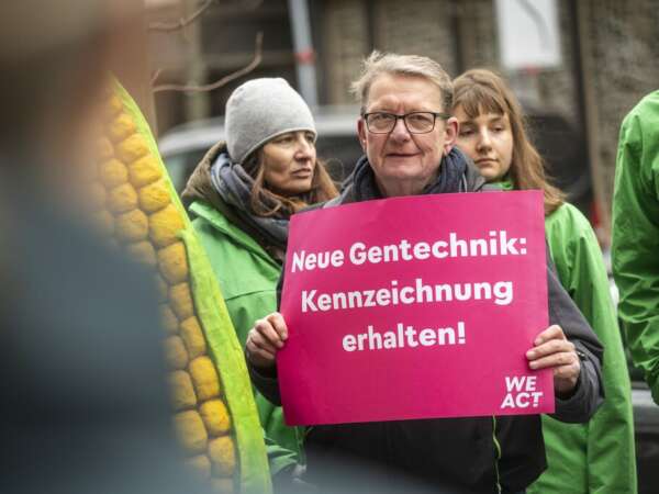 Übergabe einer Gentechnik-Petition an das BMLEH in Berlin